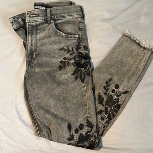 Express black distressed floral jeans size 4